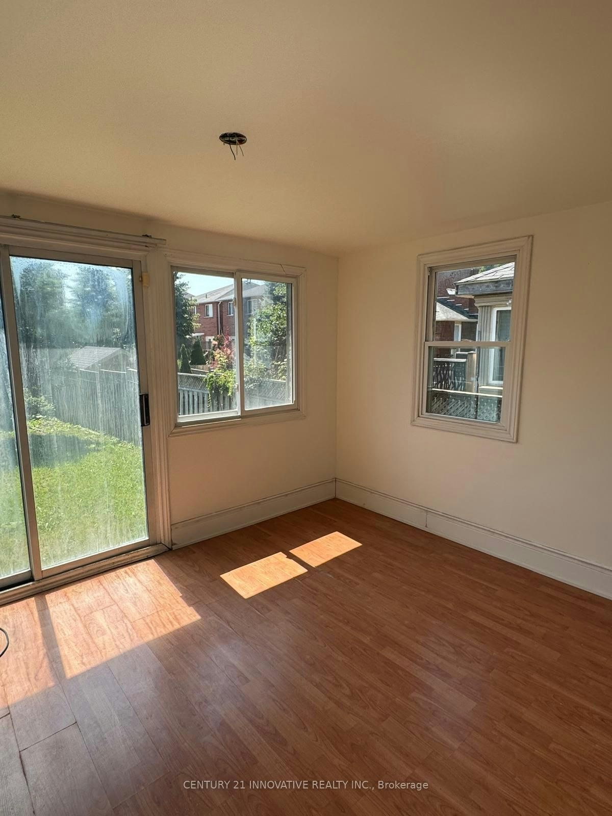 602 Lumberton Crescent, Mississauga, ON, L4Z 3Z6