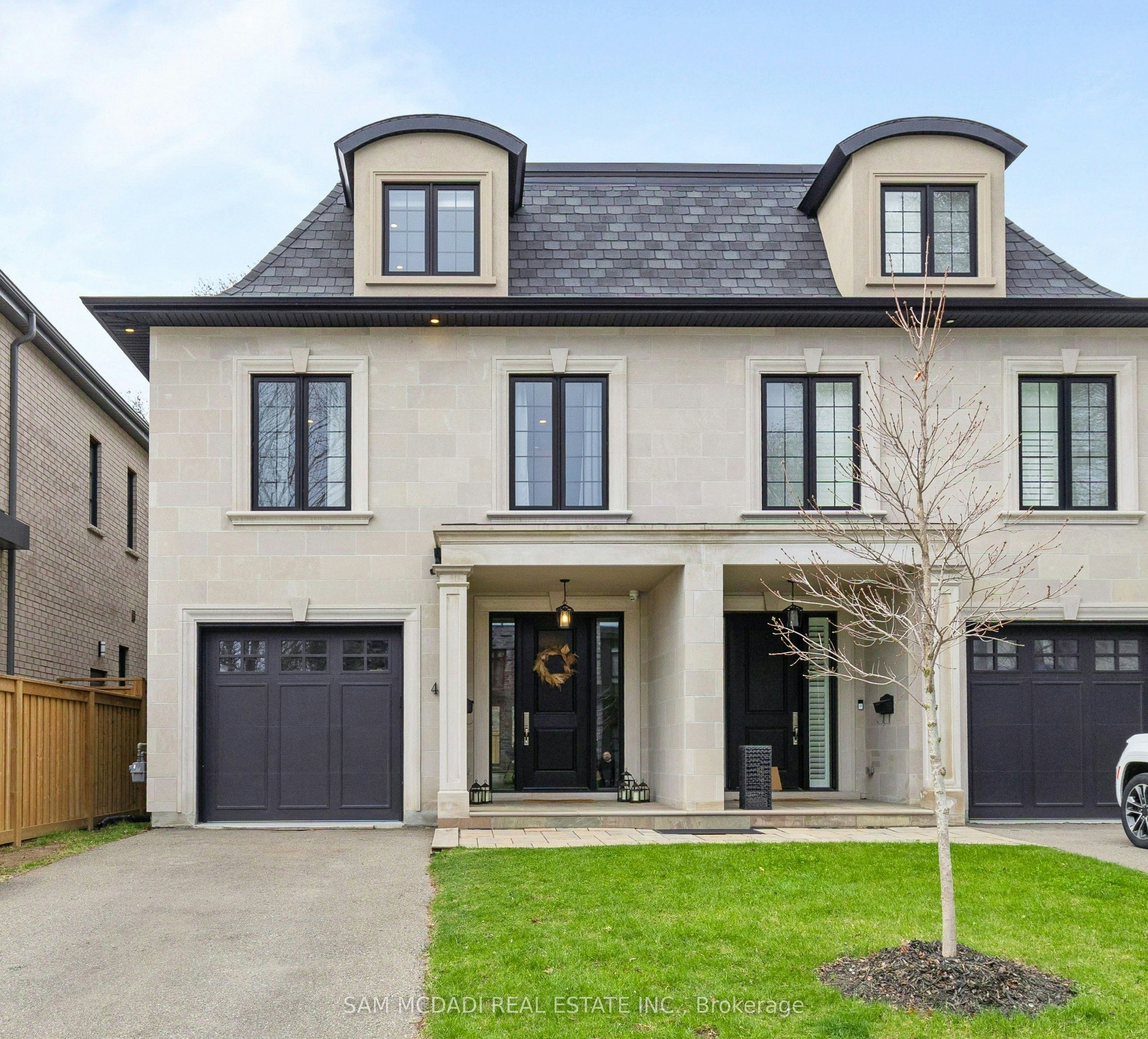 4 Iroquois Avenue, Mississauga, ON, L5G 1M6