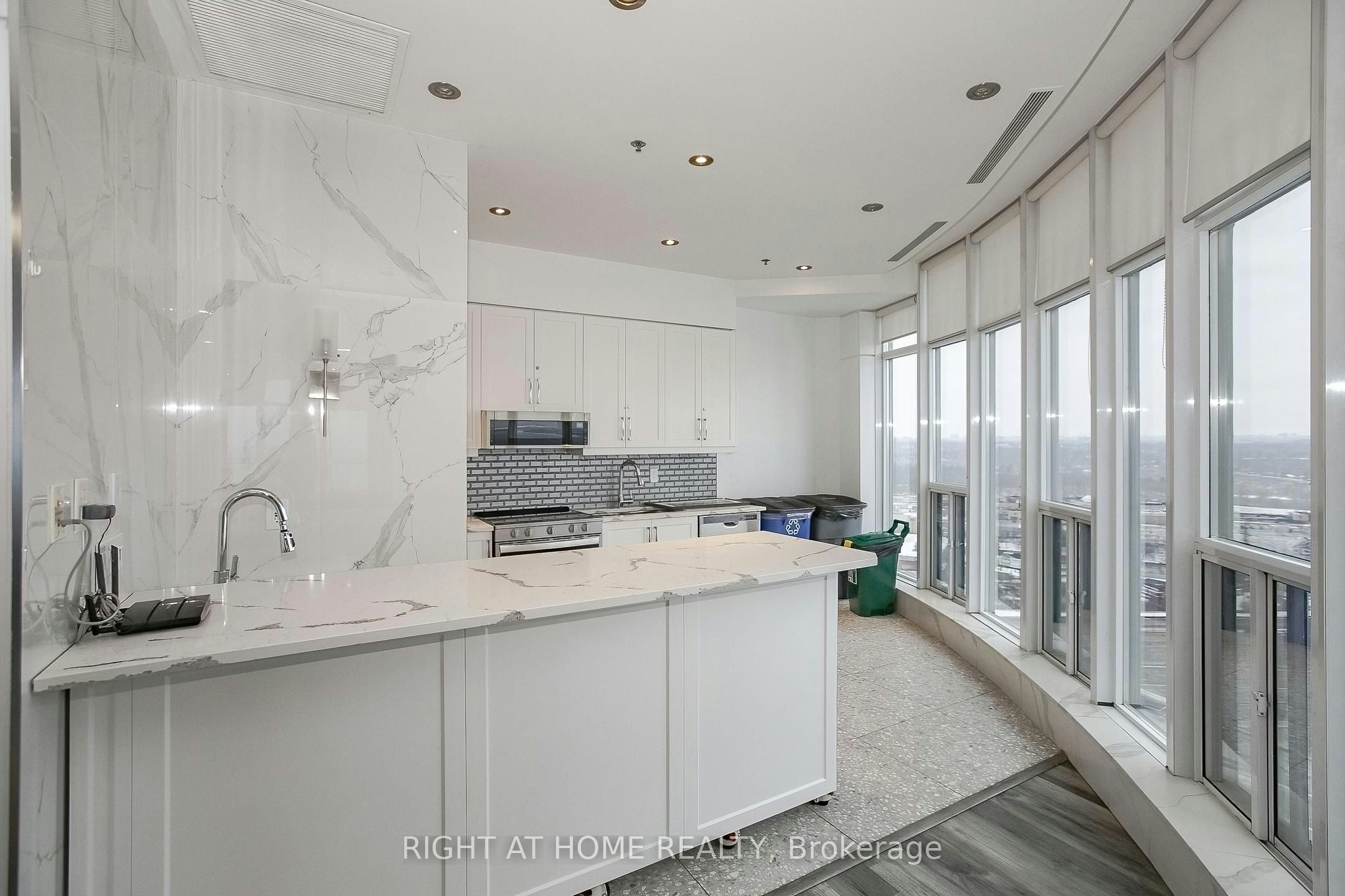 217-2119 Lake Shore Boulevard W, Toronto, ON, M8V 4E8 - 36