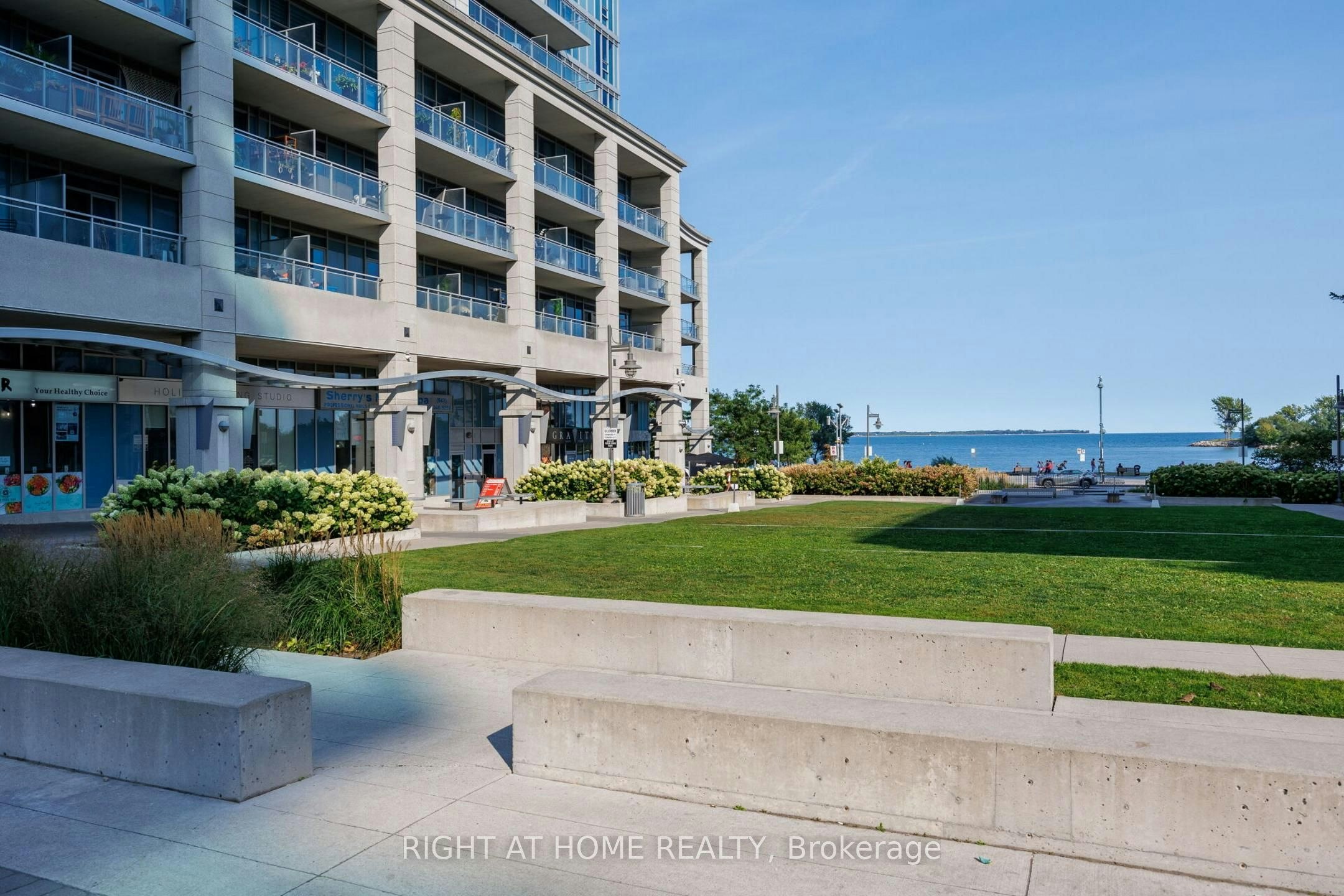 217-2119 Lake Shore Boulevard W, Toronto, ON, M8V 4E8 - 3