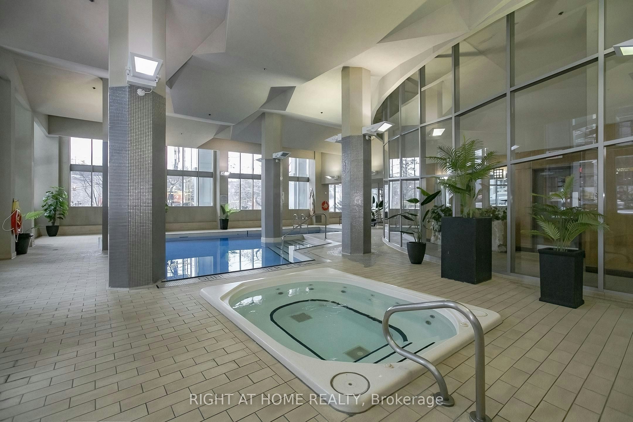 217-2119 Lake Shore Boulevard W, Toronto, ON, M8V 4E8 - 43