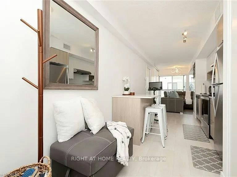A307-1117 Cooke Boulevard, Burlington, ON, L7T 4A8 - 4