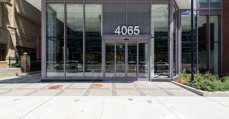 3203-4065 Confederation Parkway, Mississauga, ON, L5B 0L4 - 3