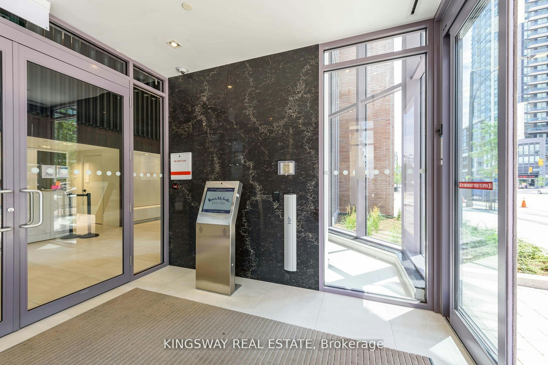 3203-4065 Confederation Parkway, Mississauga, ON, L5B 0L4 - 4
