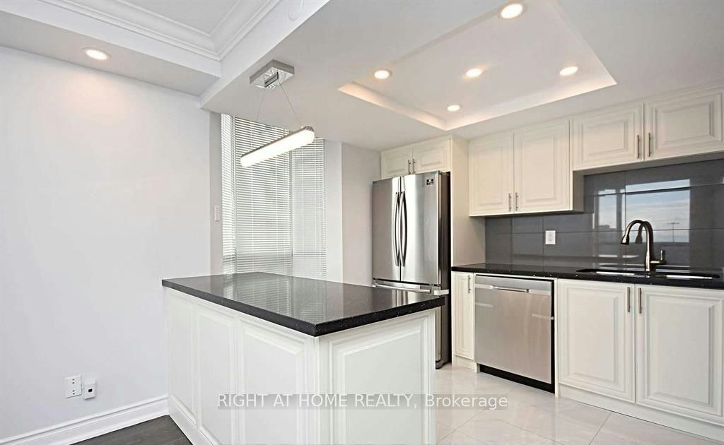 1110-4450 Tucana Court, Mississauga, ON, L5R 3R4 - 3