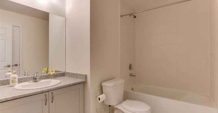 #5 Room 1-630 Rogers Road, Toronto, ON, M6M 0B4 - 5