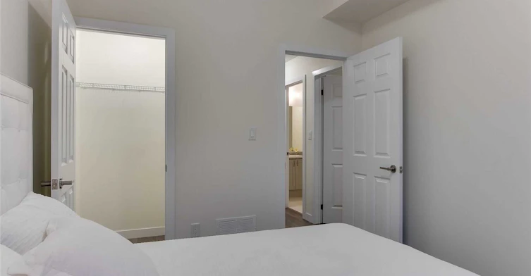#5 Room 1-630 Rogers Road, Toronto, ON, M6M 0B4 - 6