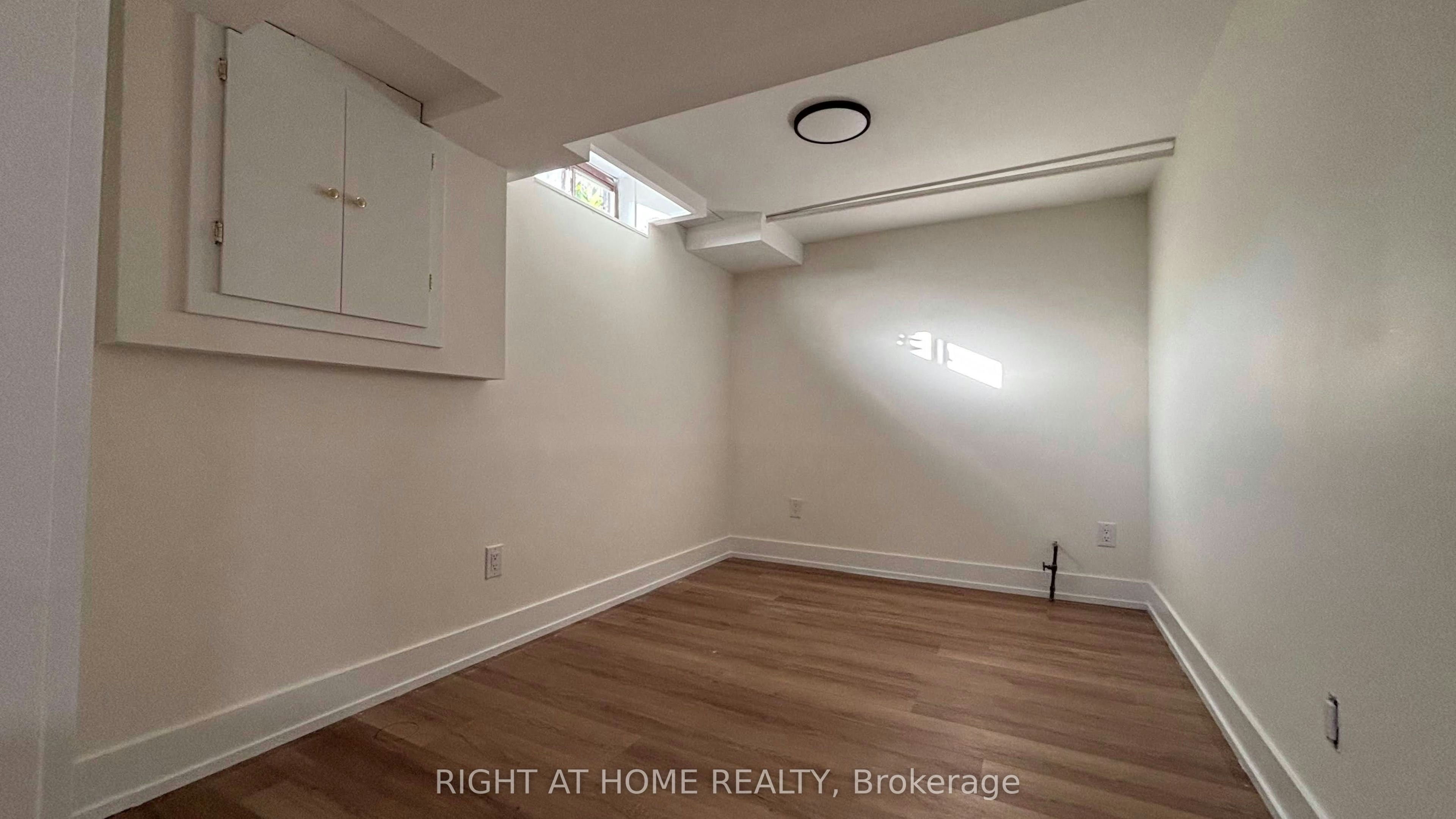 584 Forestwood Crescent, Burlington, ON, L7L 4K3 - 10