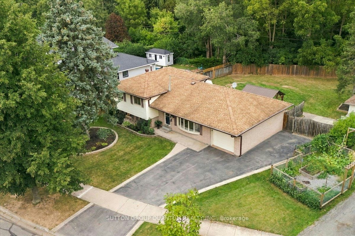 325 Erindale Drive, Burlington, ON, L7L 4T3