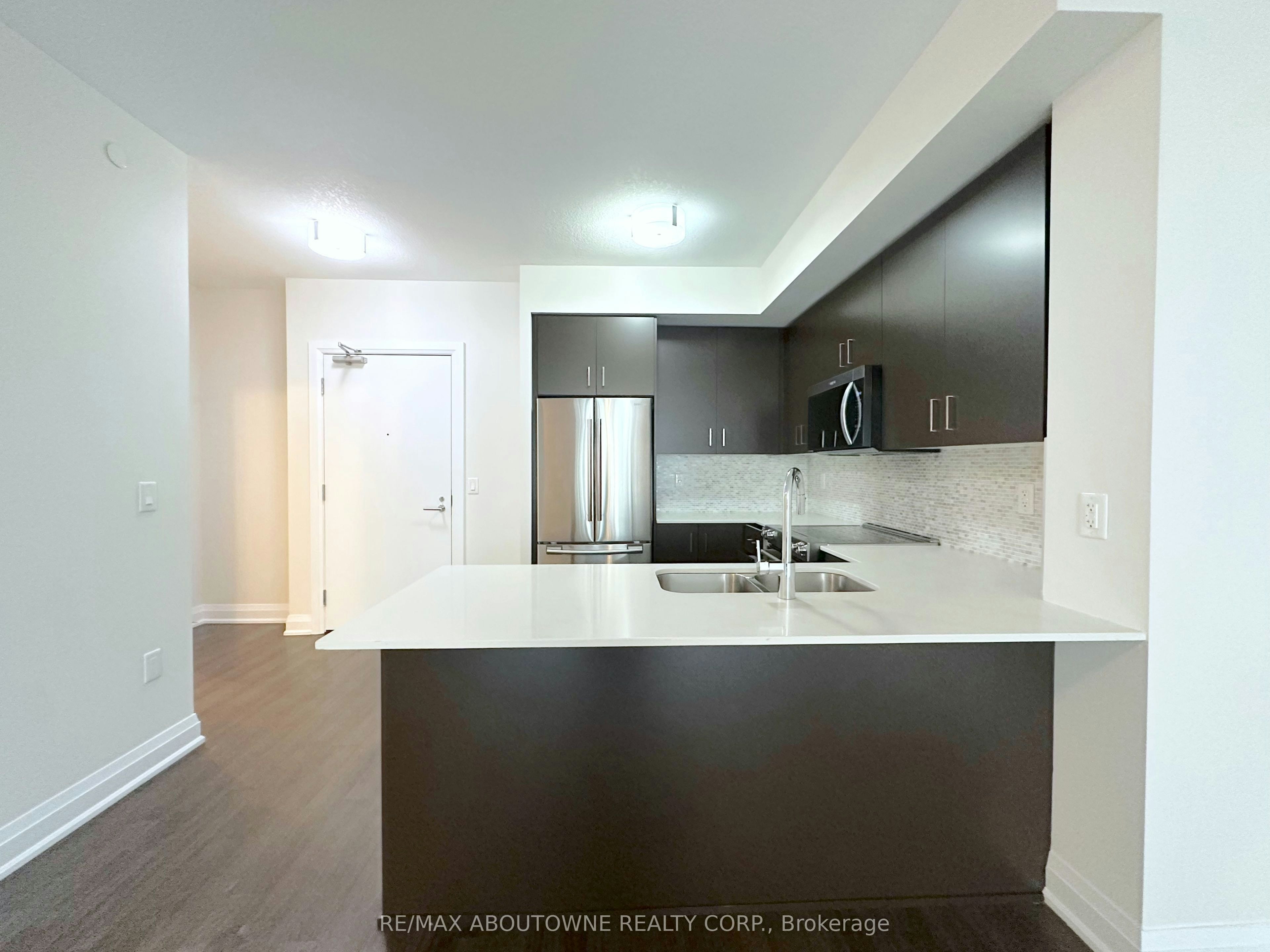319-2333 Taunton Road, Oakville, ON, L6H 0N5 - 2