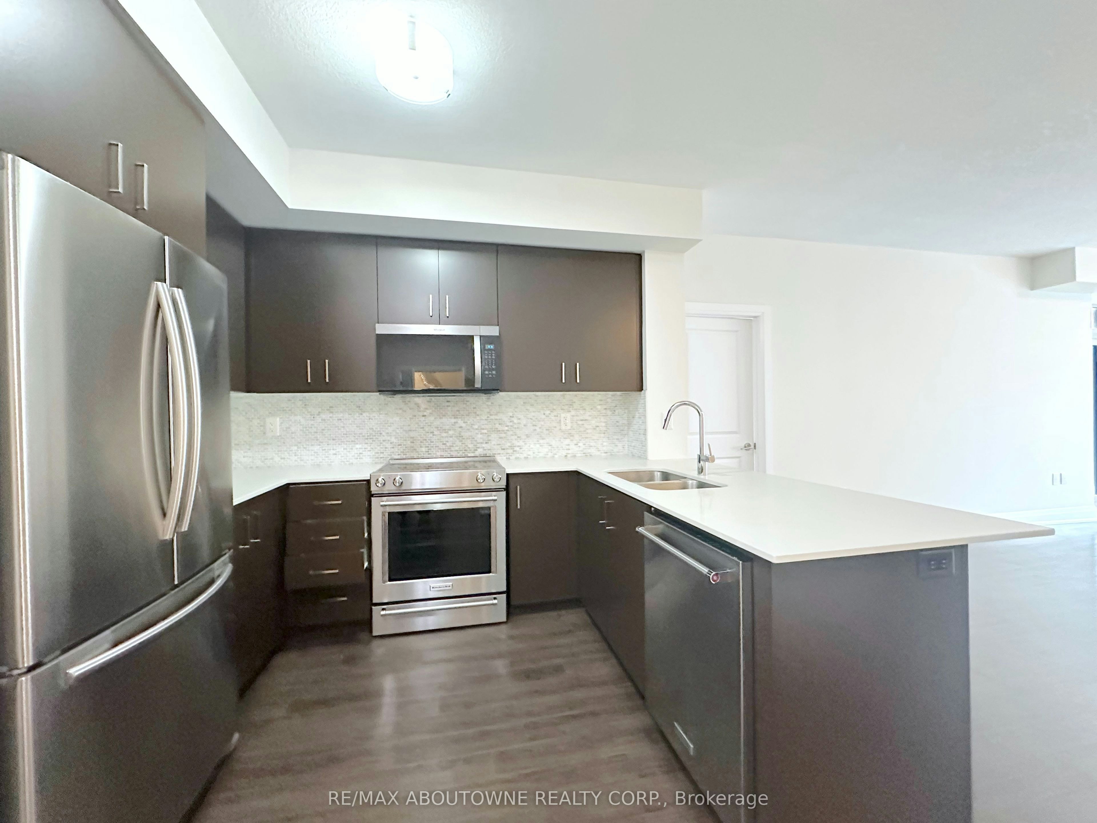 319-2333 Taunton Road, Oakville, ON, L6H 0N5 - 3