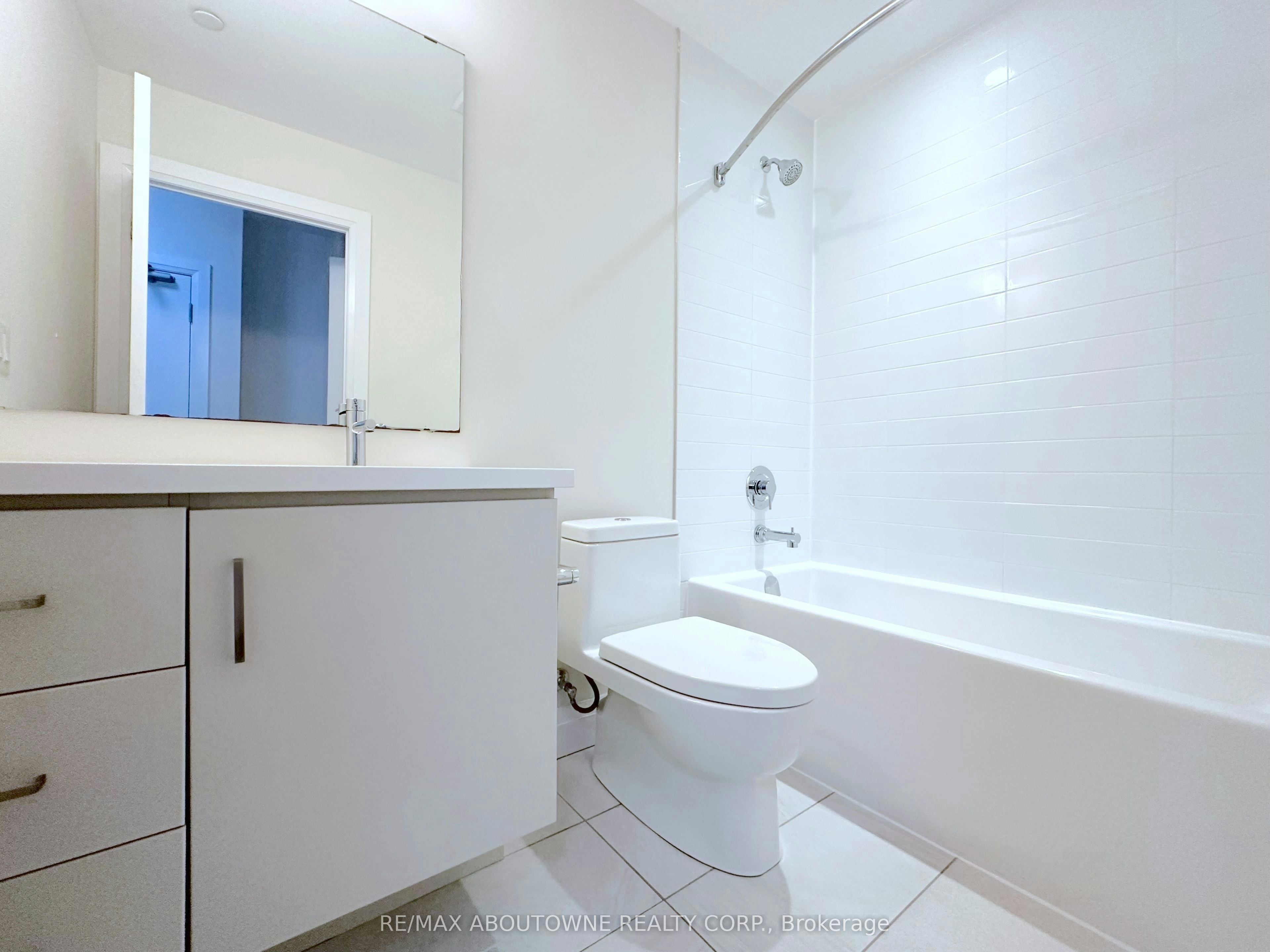 319-2333 Taunton Road, Oakville, ON, L6H 0N5 - 7