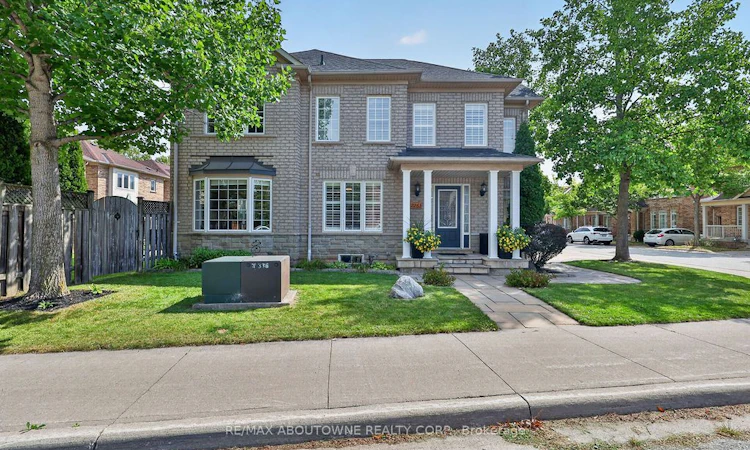 2261 Seton Crescent