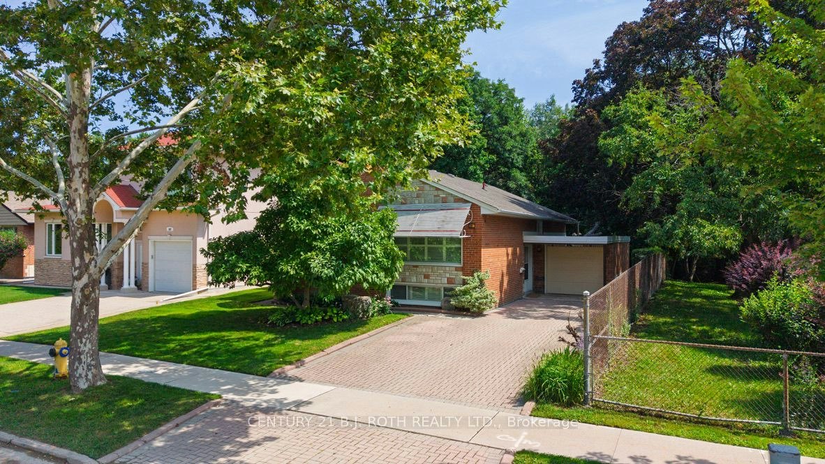 109 Wincott Drive, Toronto, ON, M9R 2P5