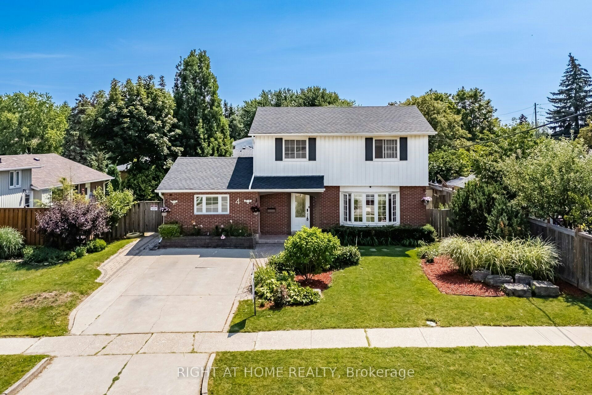 4 Rosefield Drive, Halton Hills, ON, L7G 4R1