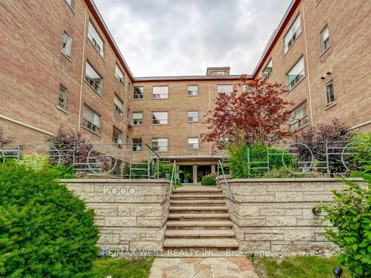 203-2000 Bloor Street W, Toronto, ON, M6P 3L2
