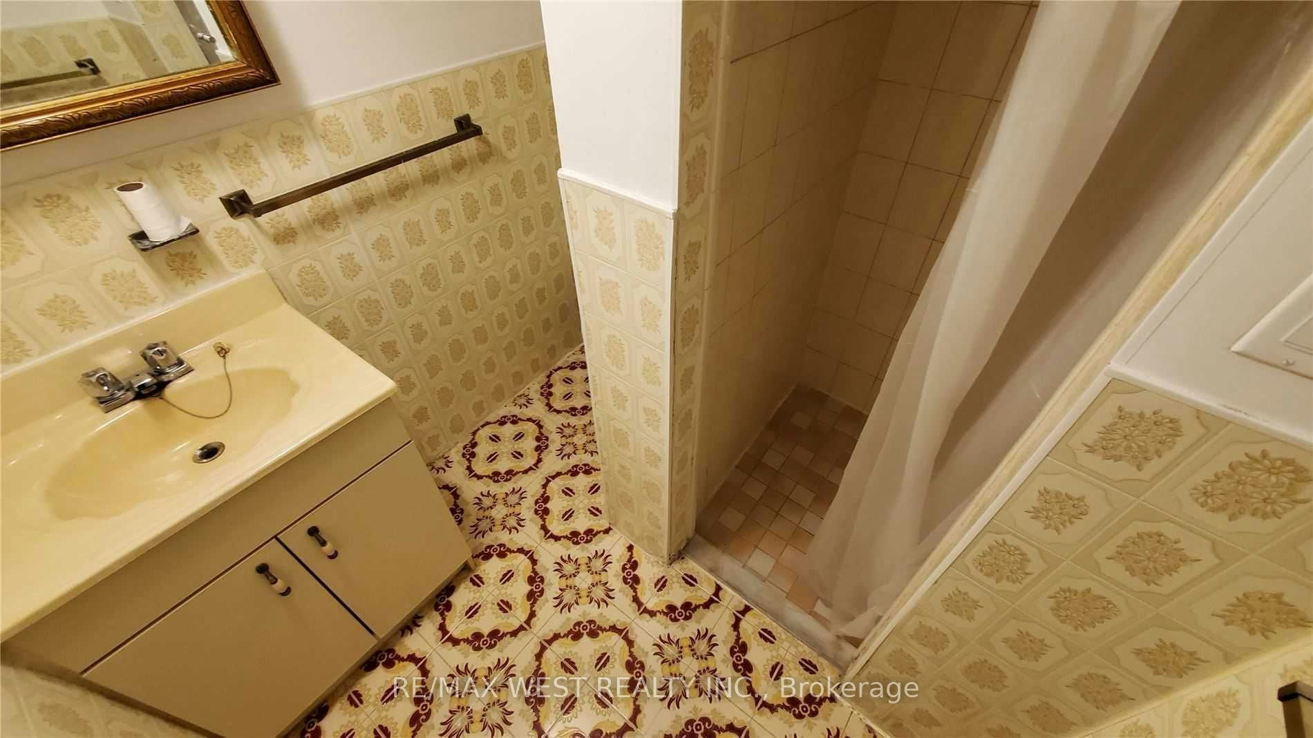 Bsmt-508 Concord Avenue, Toronto, ON, M6H 2P8 - 11