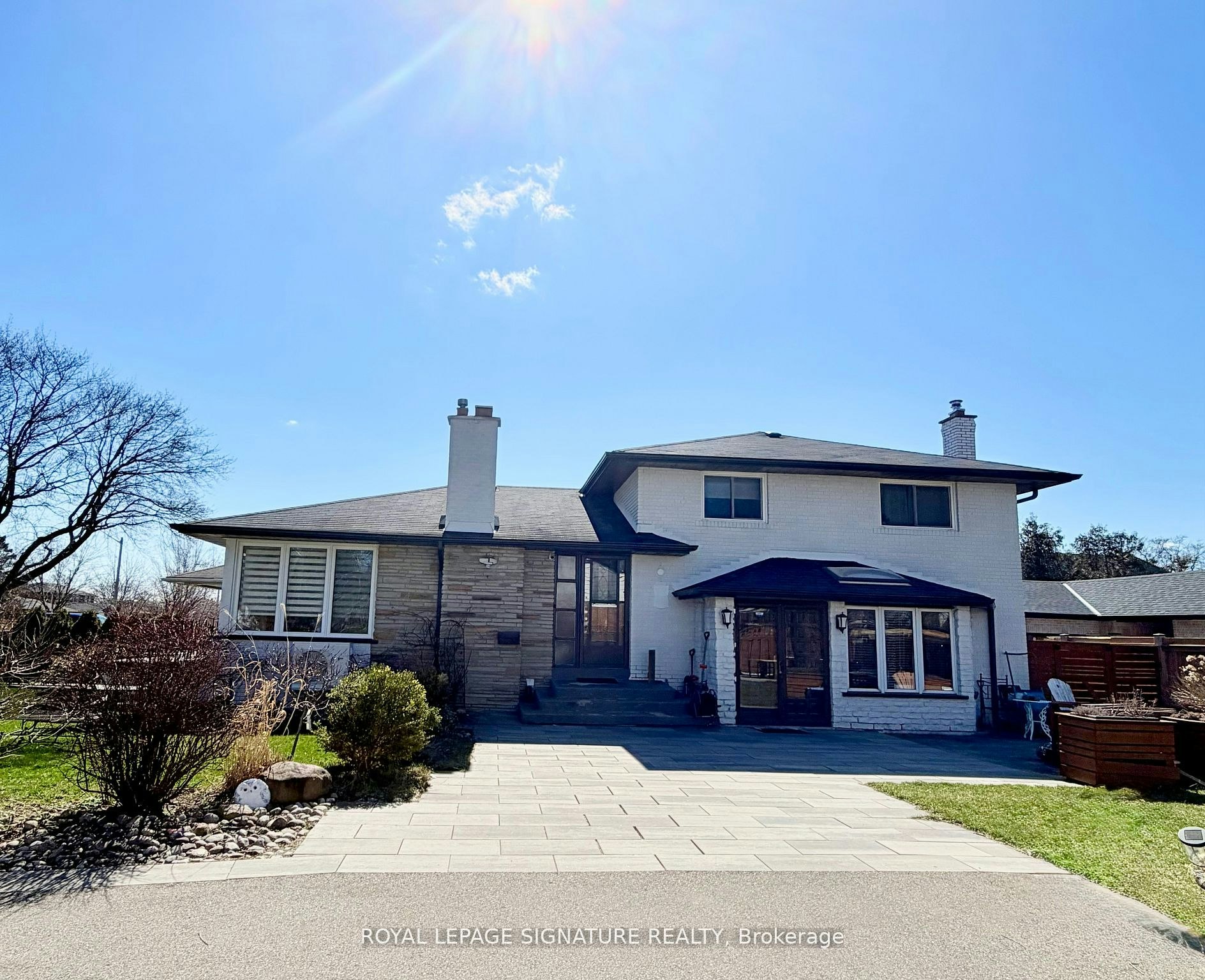 2263 Harcourt Crescent, Mississauga, ON, L4Y 1W3