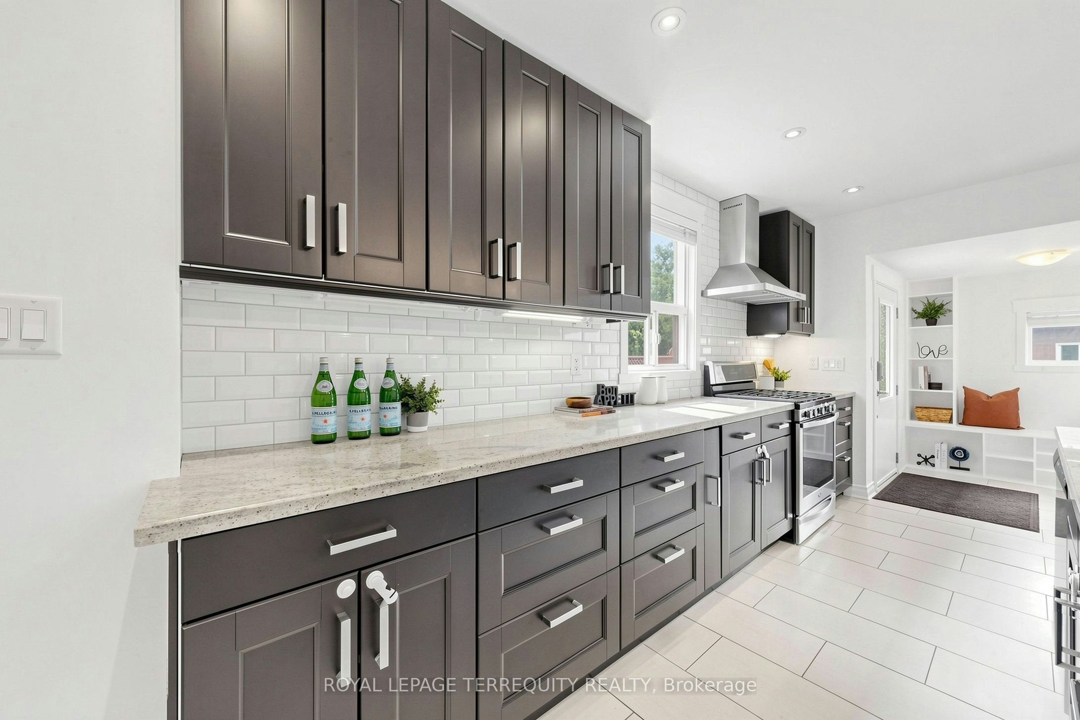 Upper-150 Osler Street, Toronto, ON, M6N 2Y8 - 9