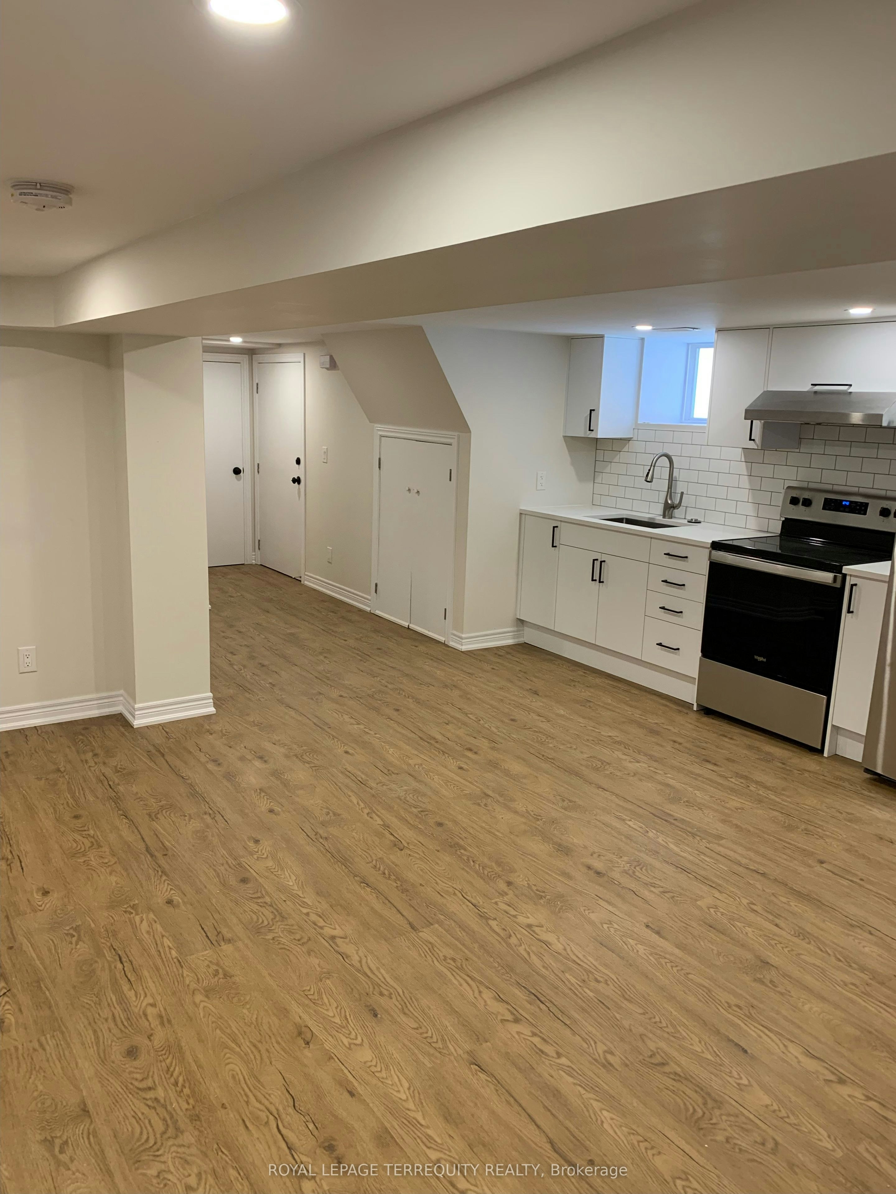 Lower-1527 Dufferin Street, Toronto, ON, M6H 3L5 - 5