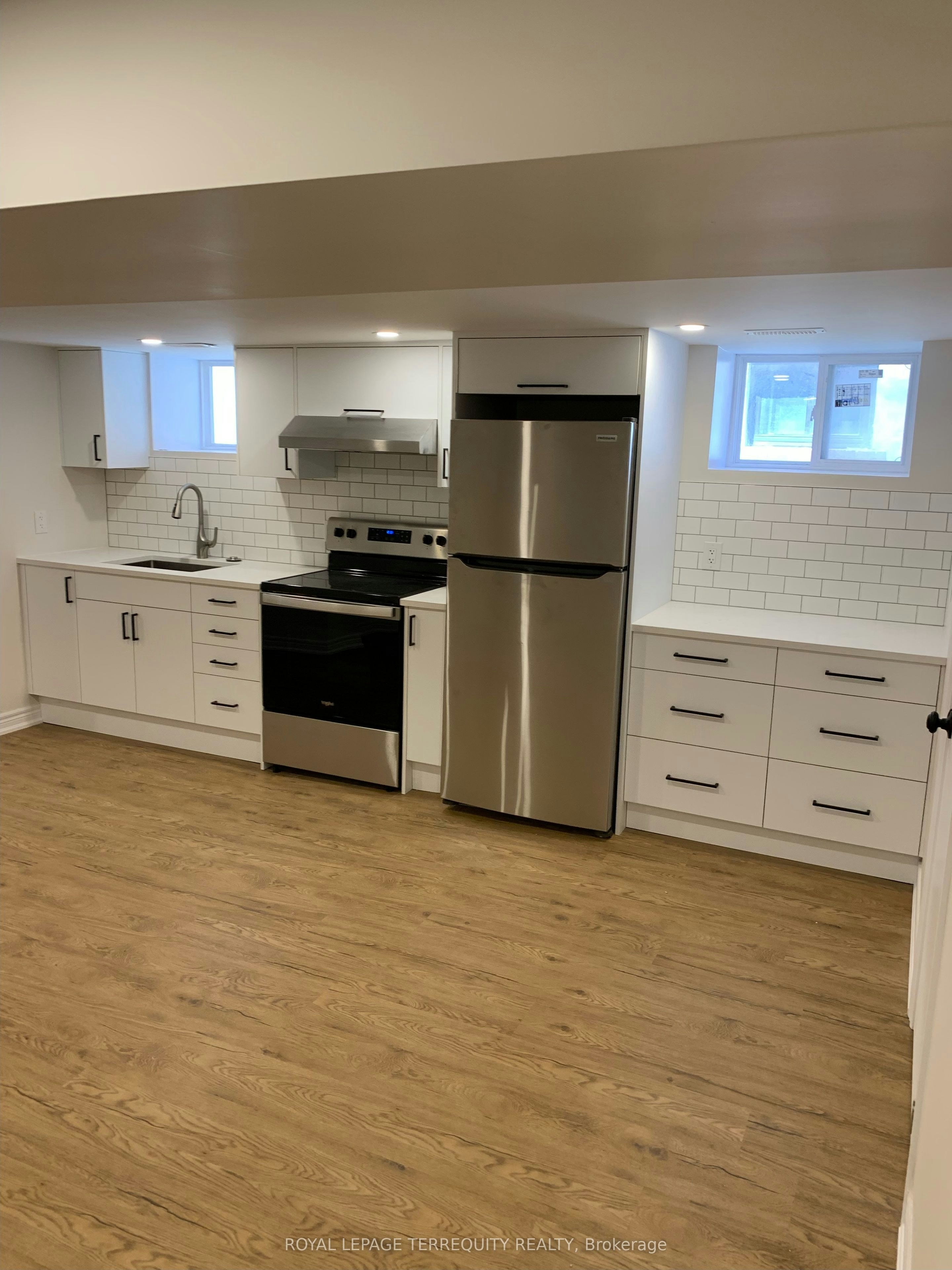 Lower-1527 Dufferin Street, Toronto, ON, M6H 3L5 - 4