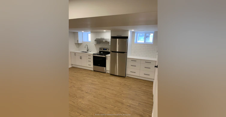 Lower-1527 Dufferin Street, Toronto, ON, M6H 3L5 - 4