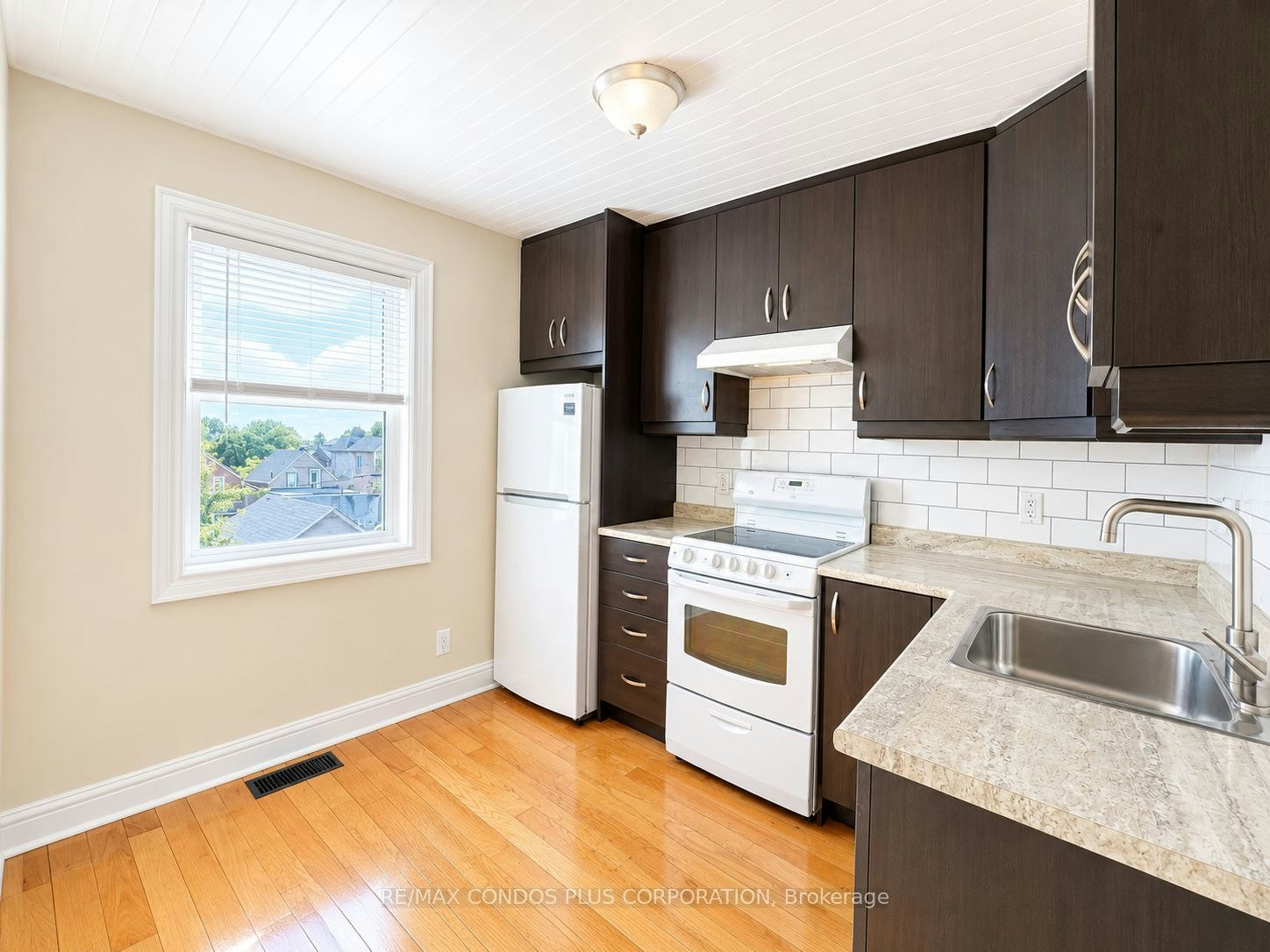Upper Floor-60 Kane Avenue, Toronto, ON, M6M 3M7 - 5