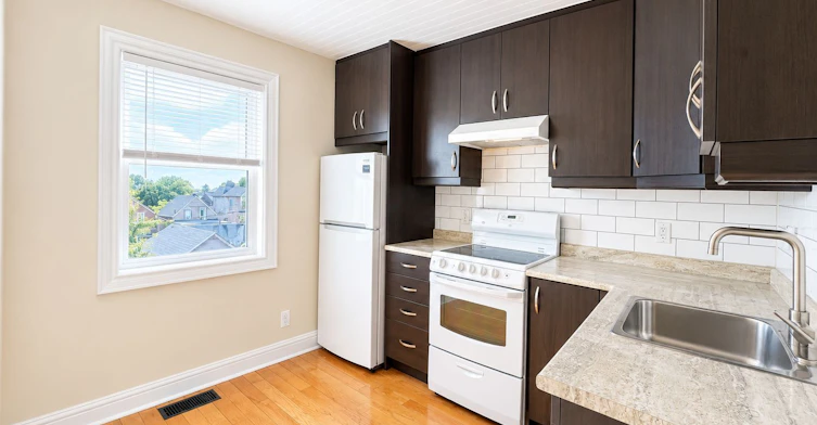Upper Floor-60 Kane Avenue, Toronto, ON, M6M 3M7 - 5