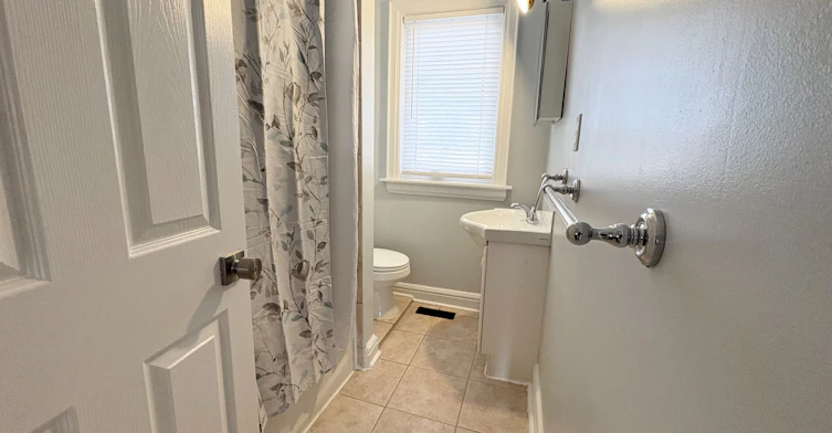 Upper Floor-60 Kane Avenue, Toronto, ON, M6M 3M7 - 7
