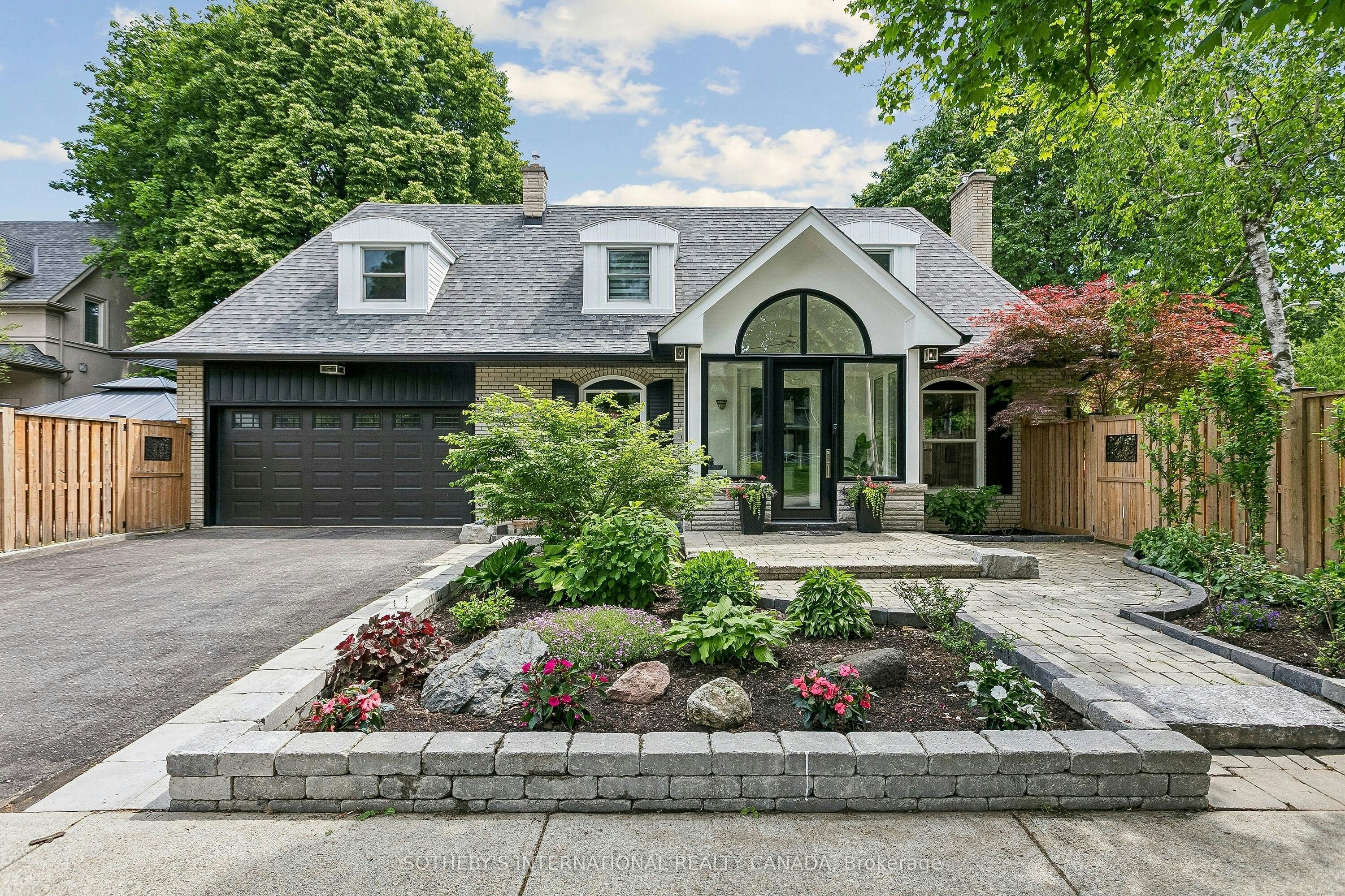 35 Shadwick Drive, Toronto, ON, M9R 2V6