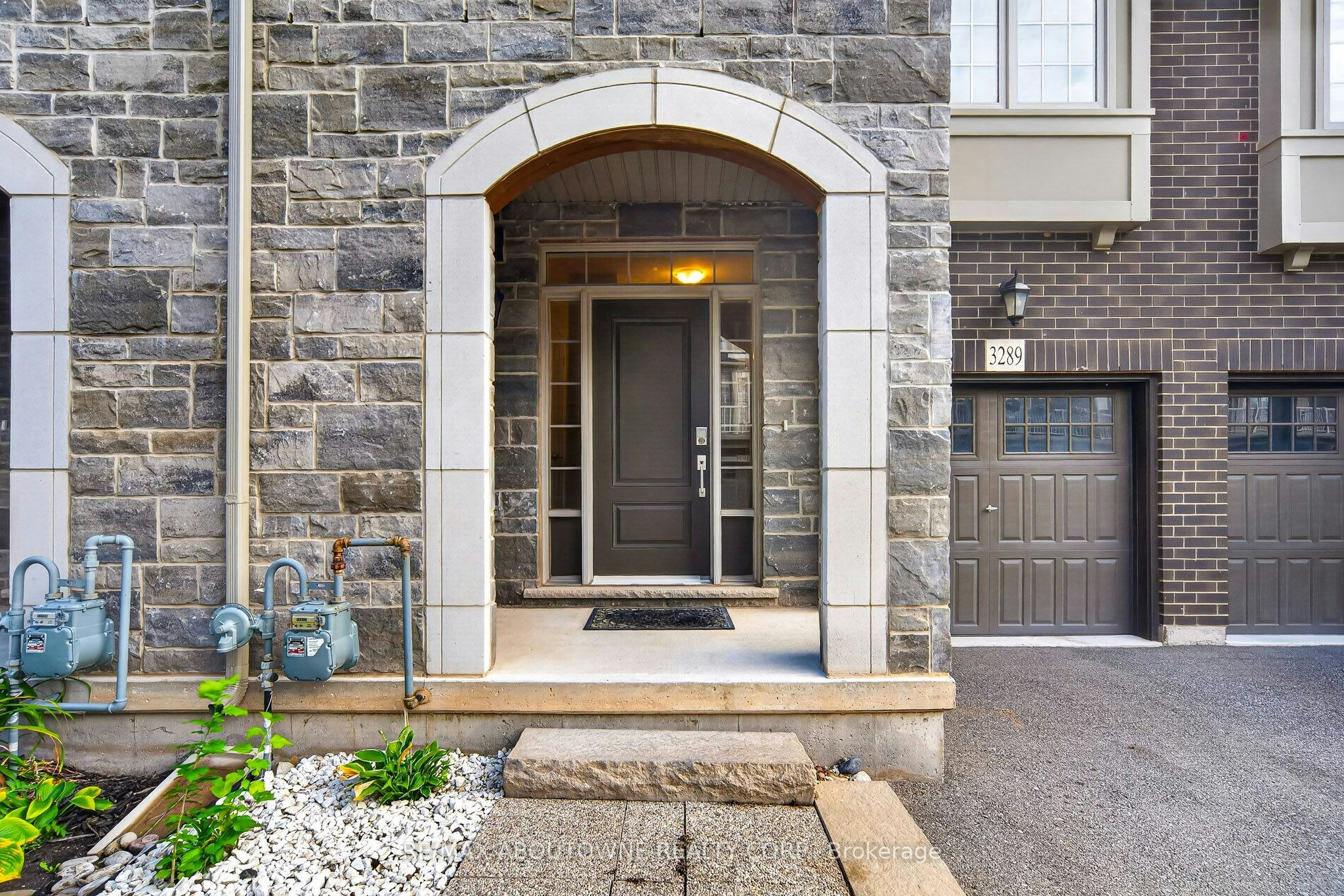 3289 Mockingbird Common, Oakville, ON, L6H 0W9 - 3