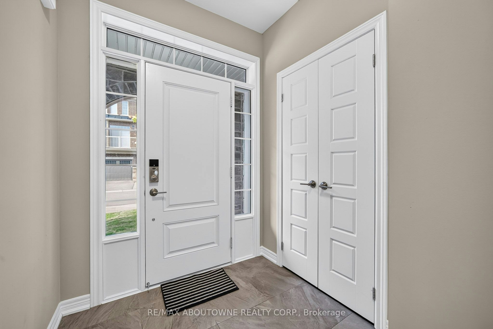 3289 Mockingbird Common, Oakville, ON, L6H 0W9 - 4