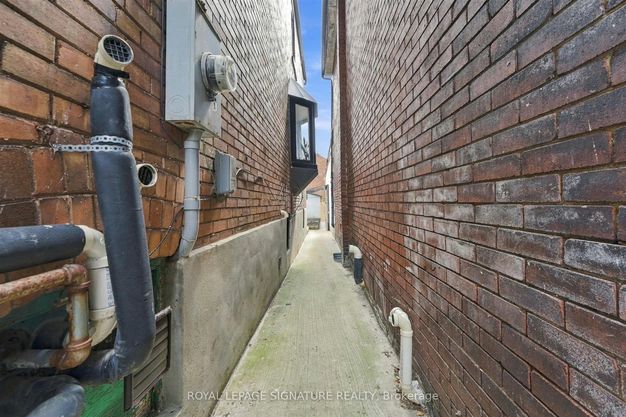 BSMT-1945 Davenport Road, Toronto, ON, M6N 1C3 - 22