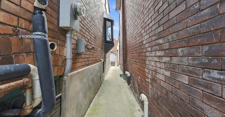 BSMT-1945 Davenport Road, Toronto, ON, M6N 1C3 - 22