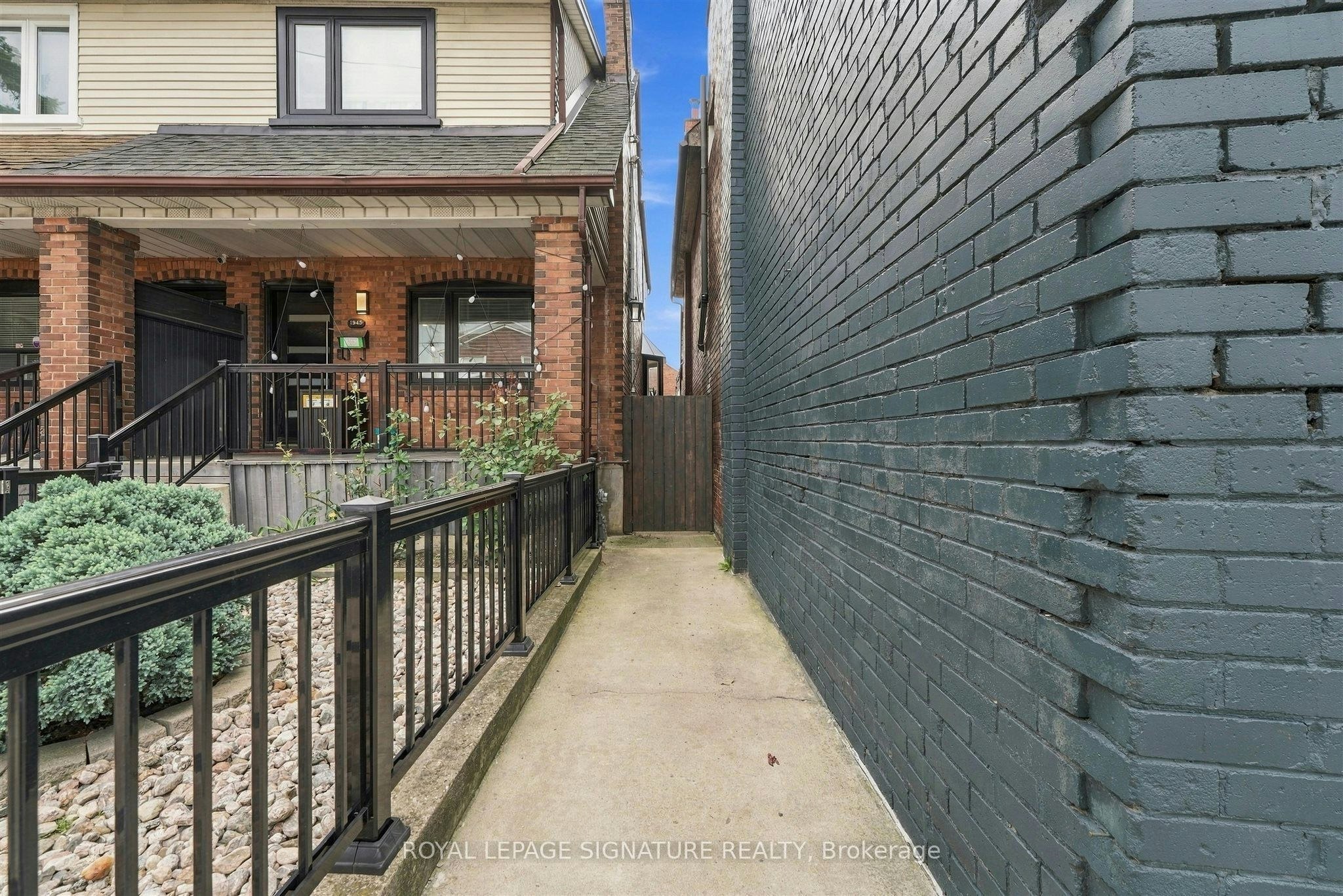 BSMT-1945 Davenport Road, Toronto, ON, M6N 1C3 - 23