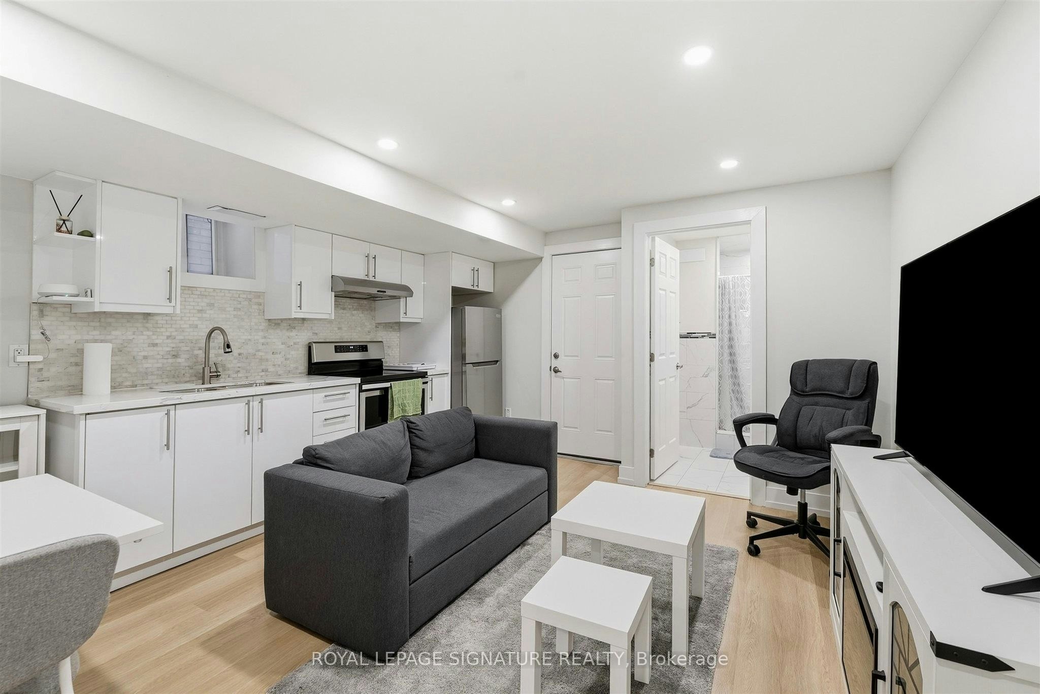 BSMT-1945 Davenport Road, Toronto, ON, M6N 1C3