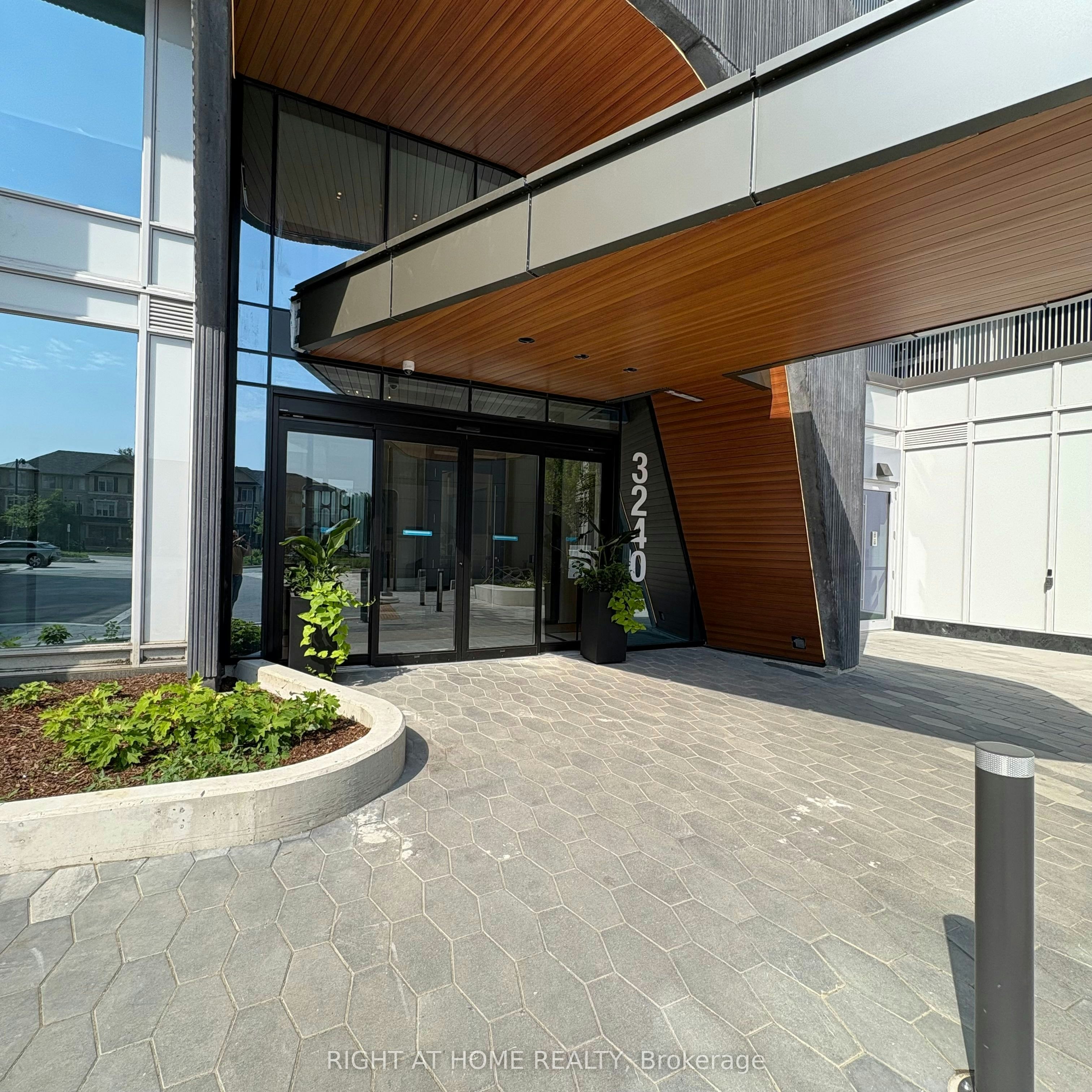430-3240 William Coltson Avenue, Oakville, ON, L6X 0X1 - 2