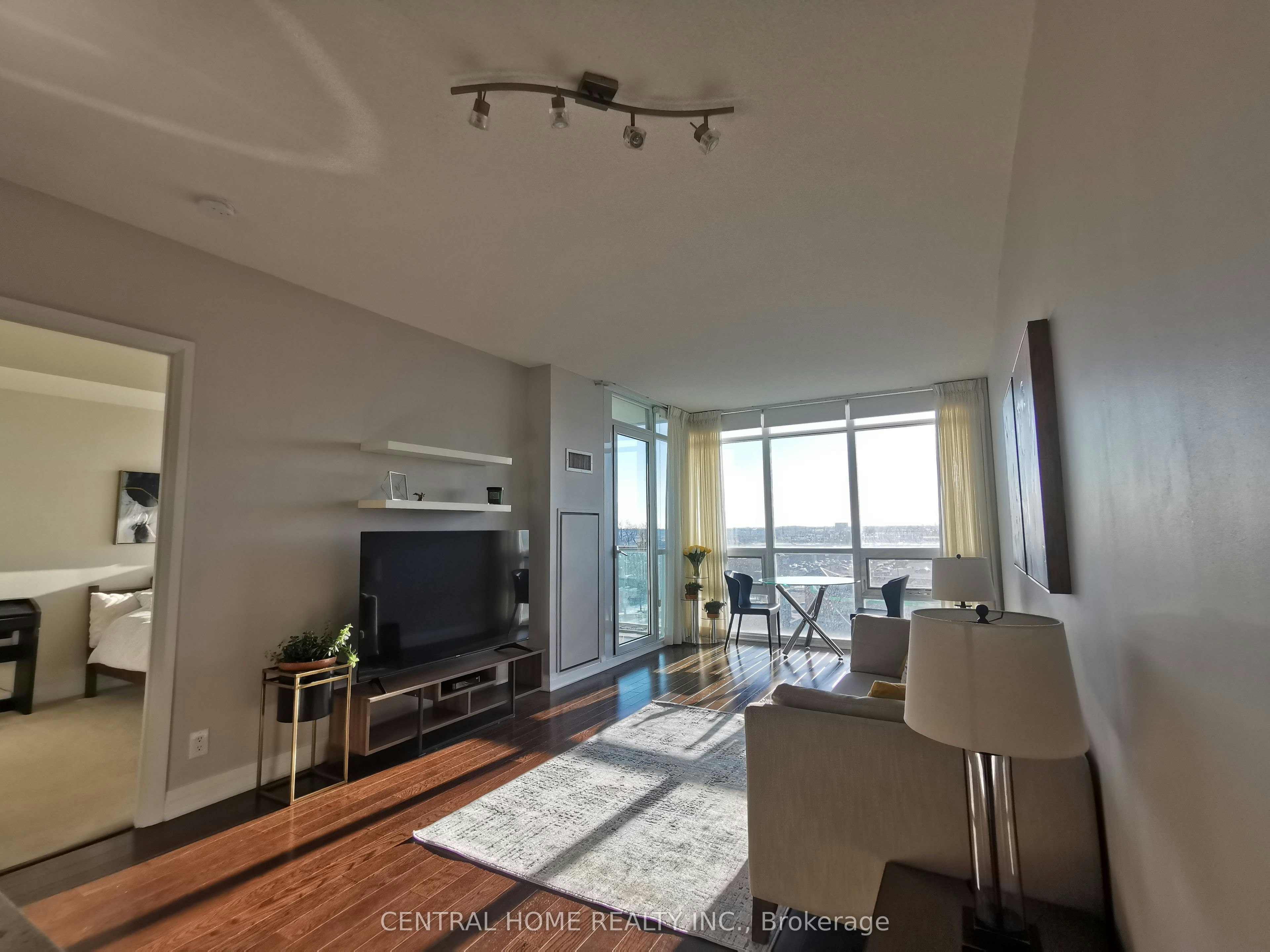 613-1055 Southdown Road, Mississauga, ON, L5J 0A3