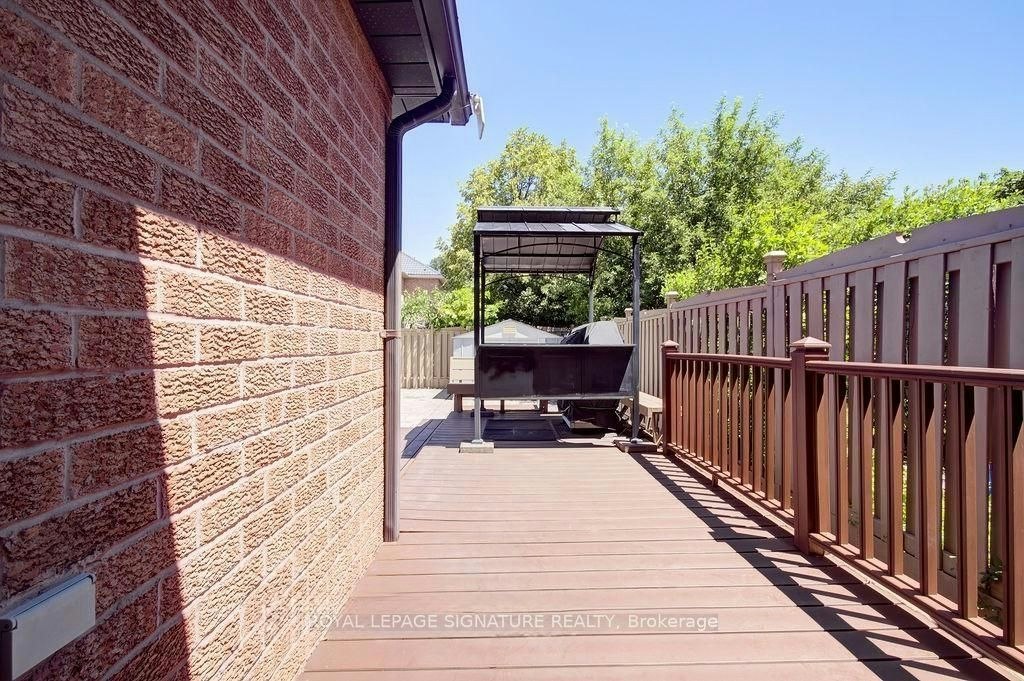 5386 Landsborough Avenue, Mississauga, ON, L5R 3X2 - 5