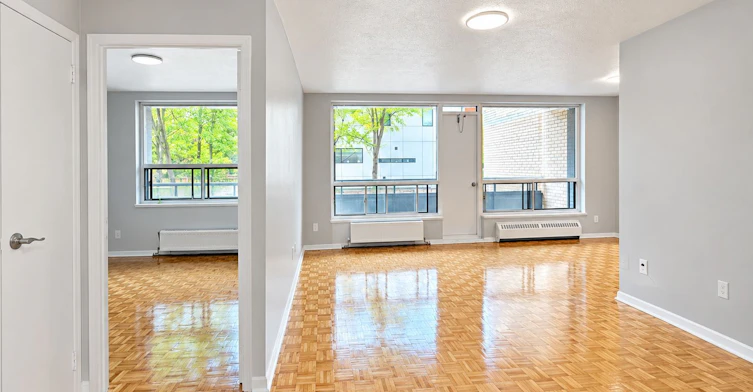 207-363 Lakeshore Road E, Mississauga, ON, L5G 1H7 - 2