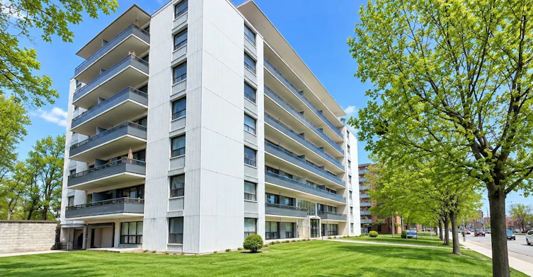 207-363 Lakeshore Road E, Mississauga, ON, L5G 1H7