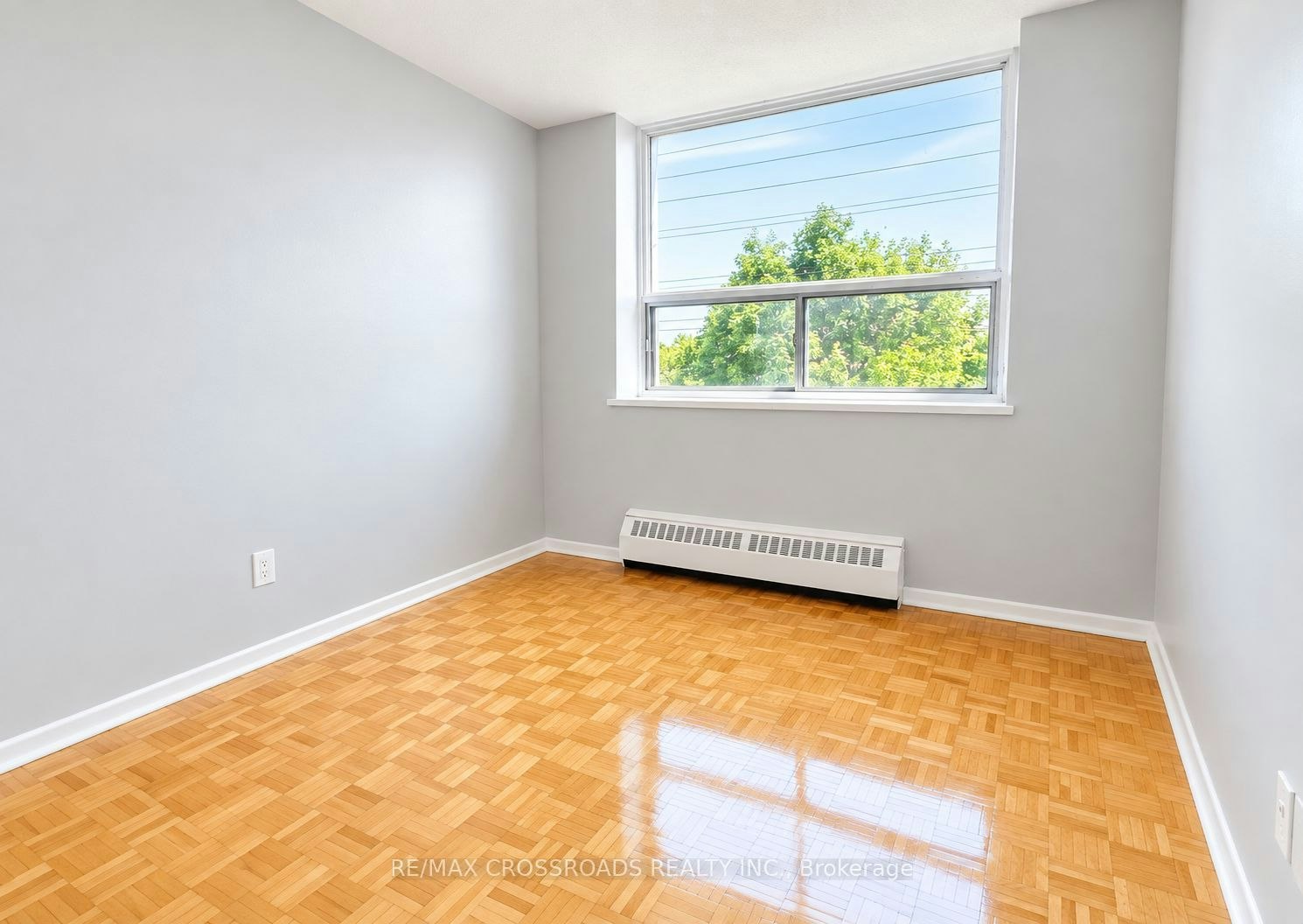 207-363 Lakeshore Road E, Mississauga, ON, L5G 1H7 - 4