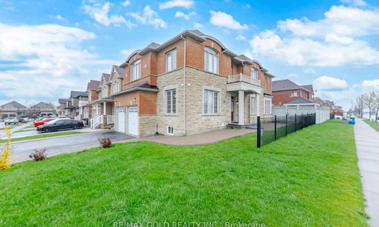 26 Drummondville Drive
