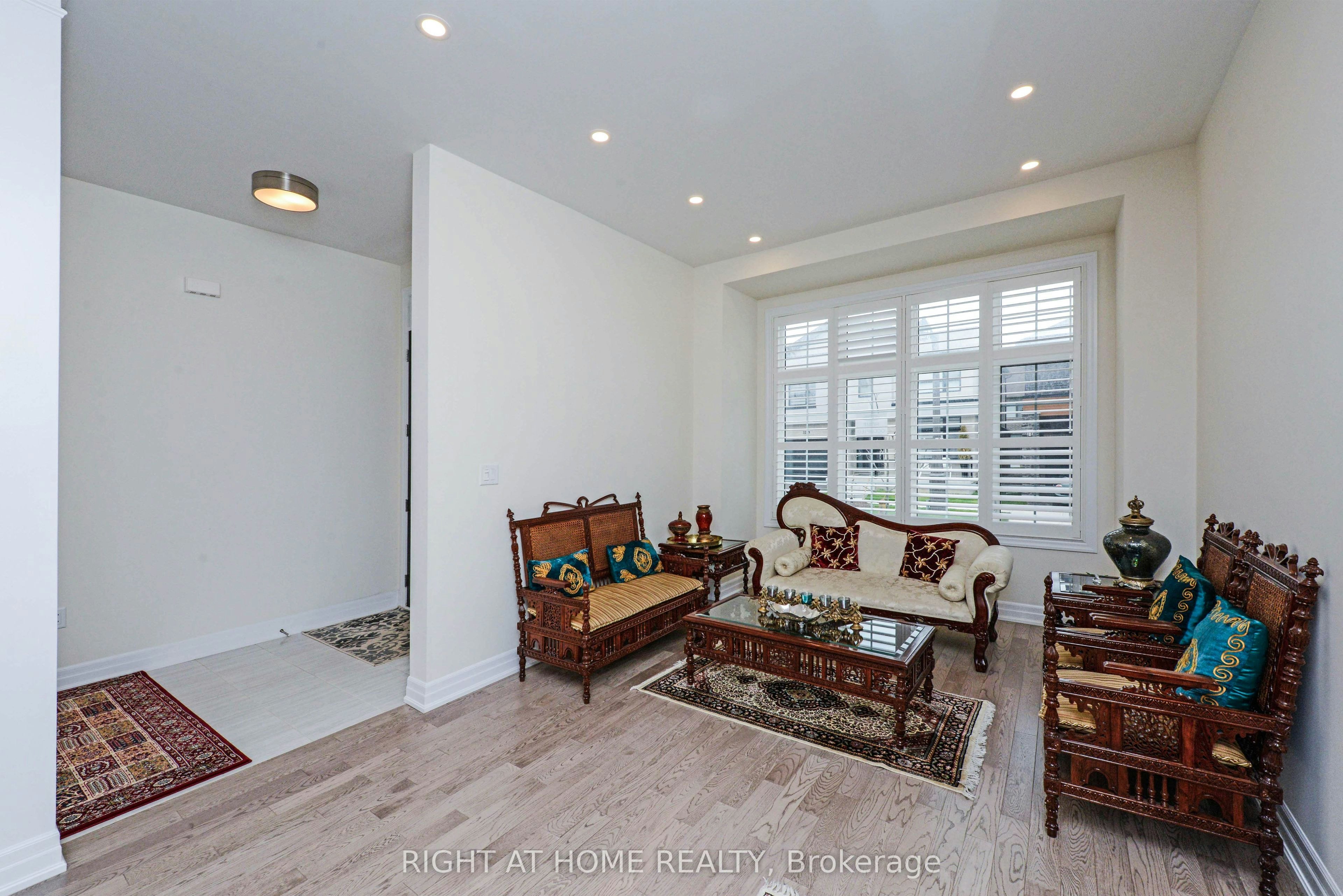 3286 Charles Biggar Drive, Oakville, ON, L6M 1N3 - 4