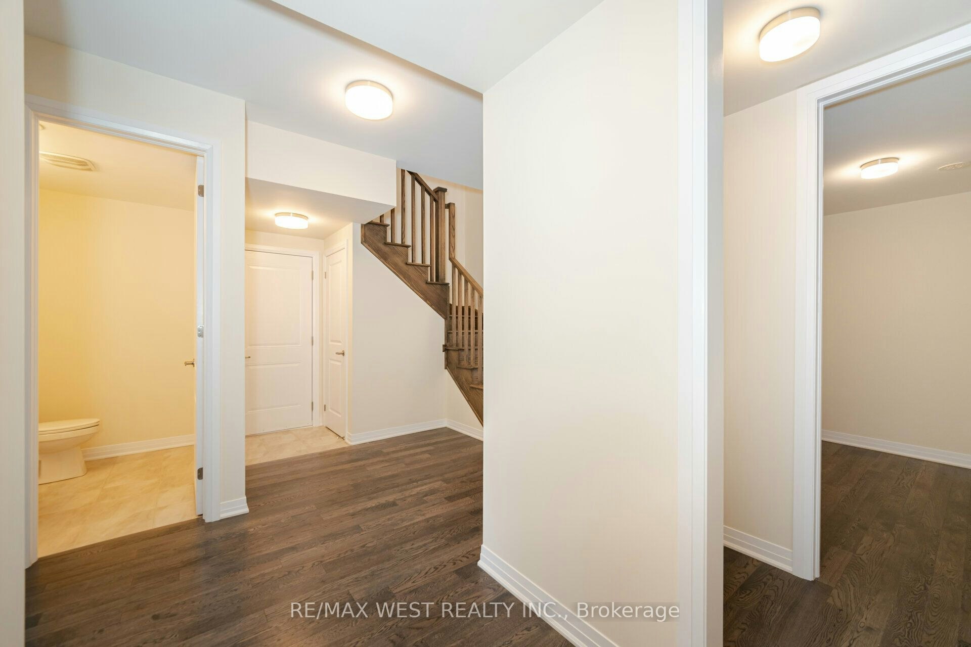 120 Settlers Road E, Oakville, ON, L6H 7C8 - 5