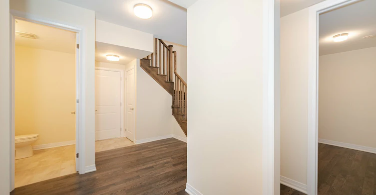 120 Settlers Road E, Oakville, ON, L6H 7C8 - 5