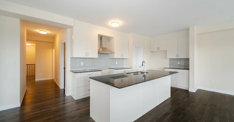 120 Settlers Road E, Oakville, ON, L6H 7C8 - 13