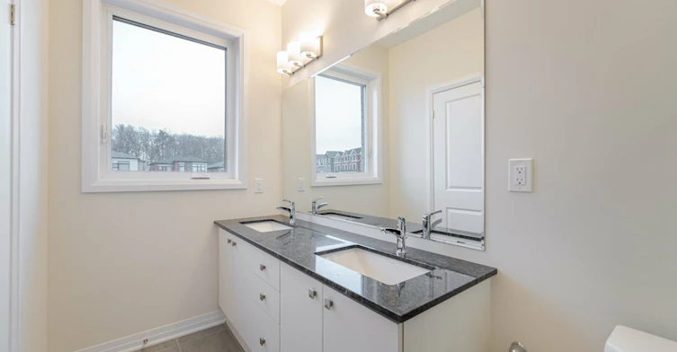 120 Settlers Road E, Oakville, ON, L6H 7C8 - 26