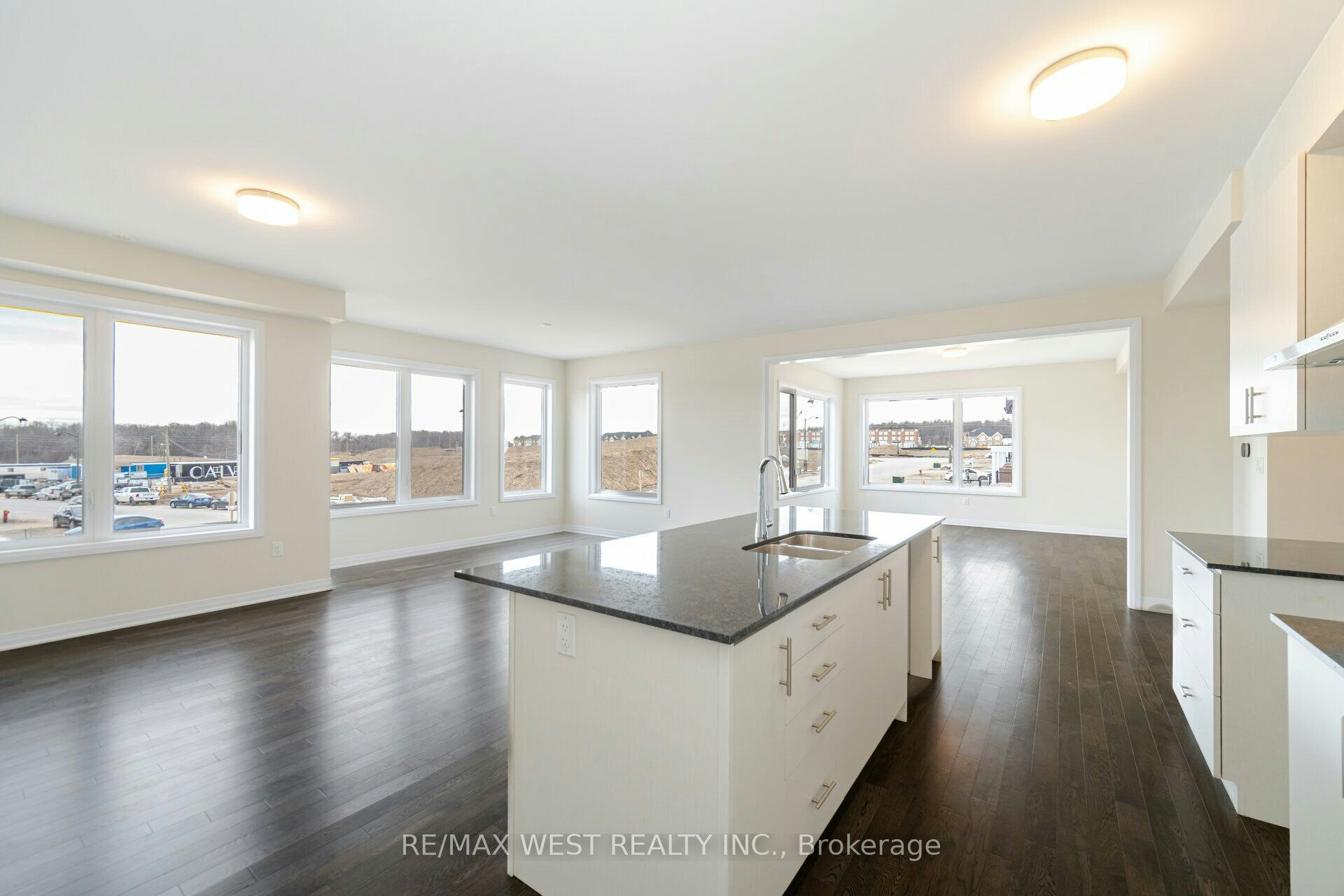 120 Settlers Road E, Oakville, ON, L6H 7C8 - 17
