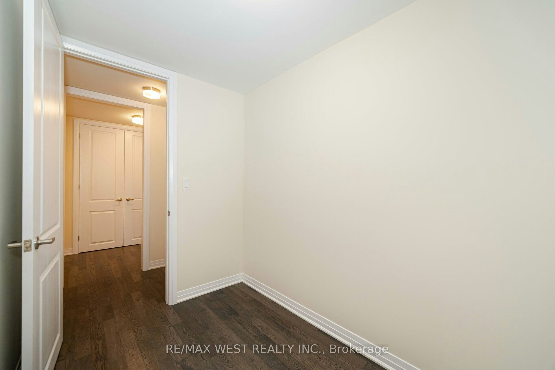 120 Settlers Road E, Oakville, ON, L6H 7C8 - 7